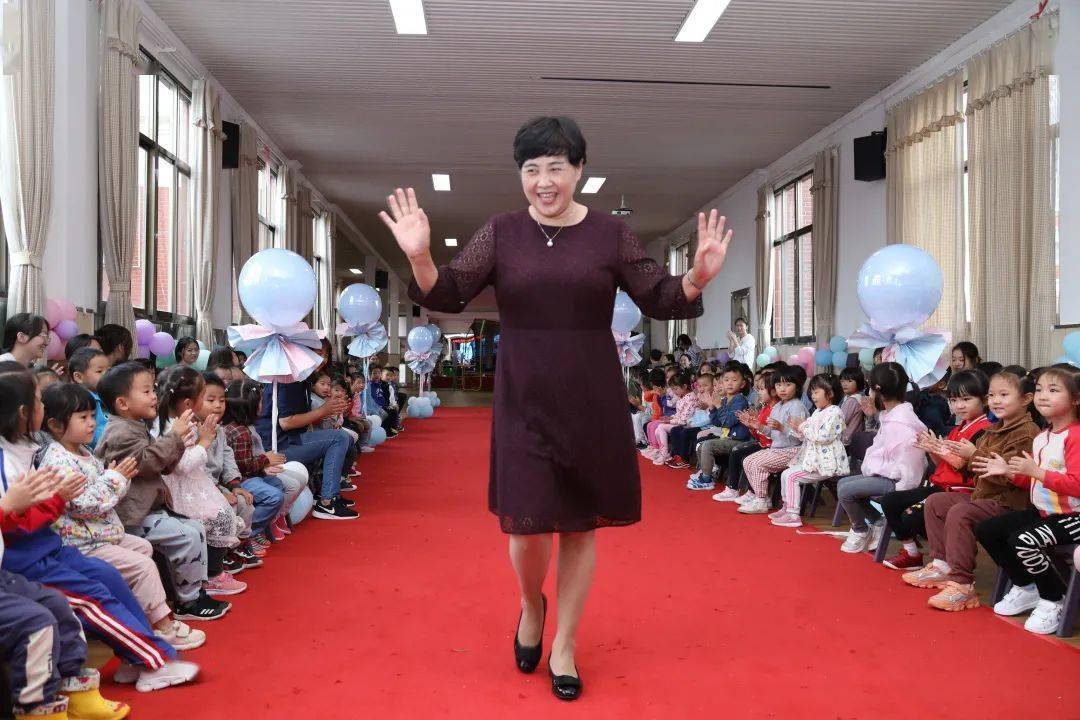 成长|【校园动态】昆明市人民政府机关第三幼儿园大班毕业典礼大一班篇