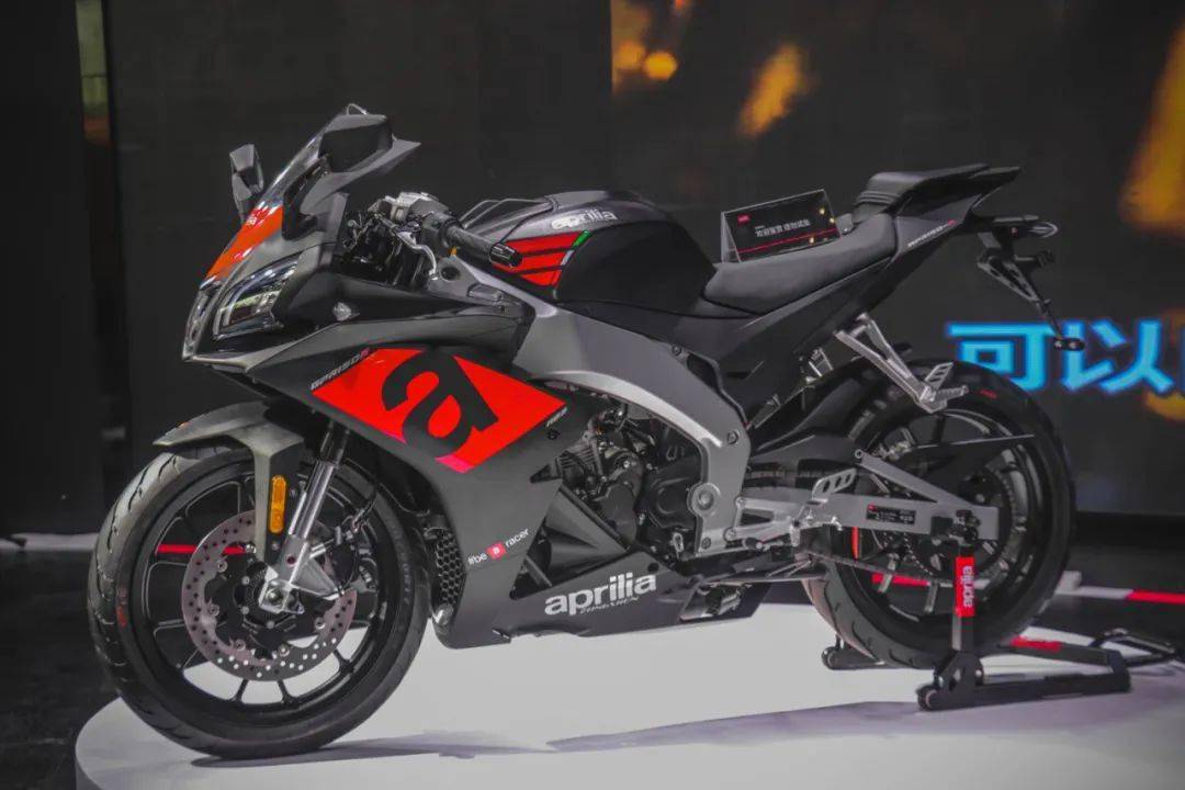 与此同时,gpr150也同步改款升级为gpr150r,新款车型有gpr150r abs与