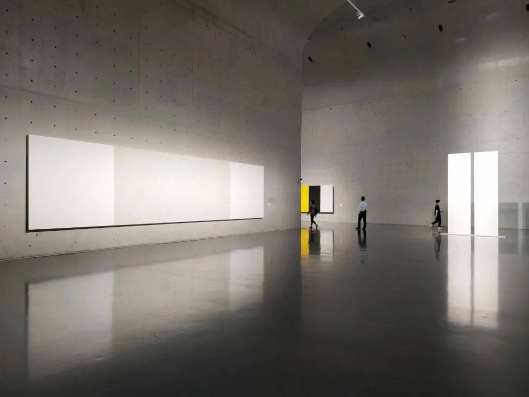 无题|玛丽·阔思亚洲首场美术馆个展开幕，艺术家以光作画