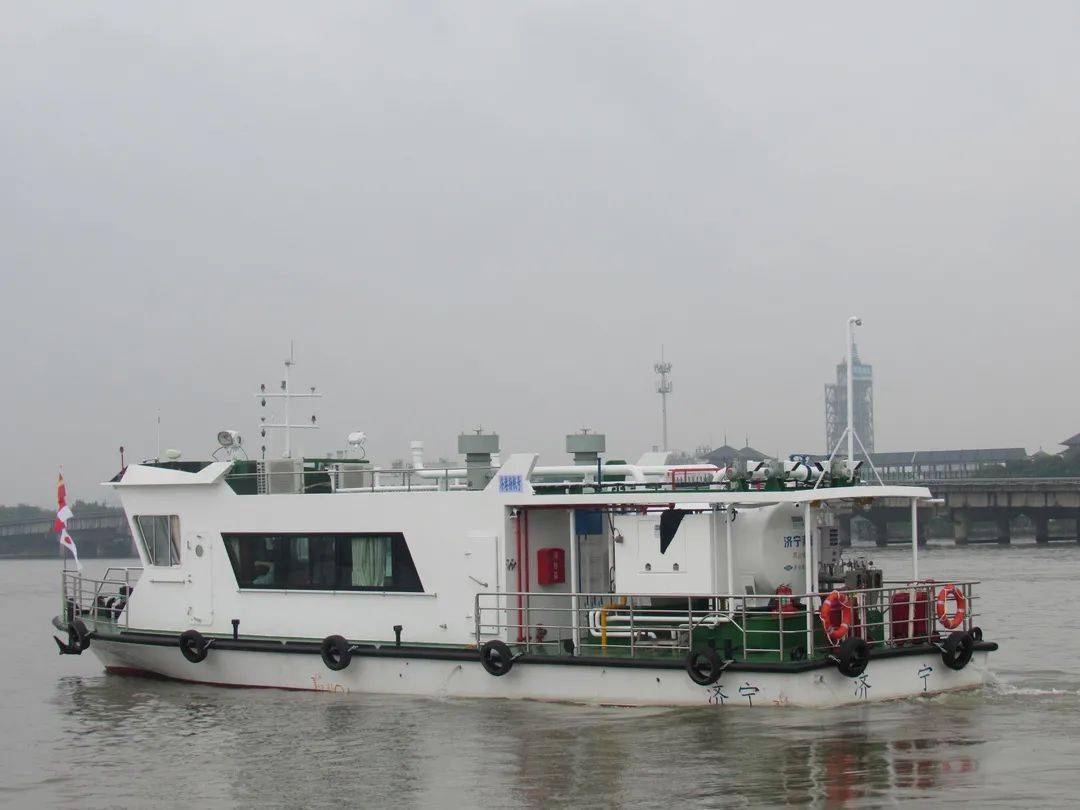 全国首艘纯lng燃料内河公务船完成试航