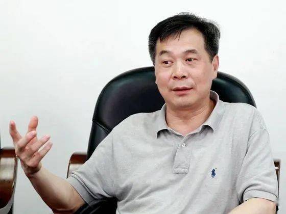 湘雅医院一副院长让"陪侍小姐"在床上休克_龚志成