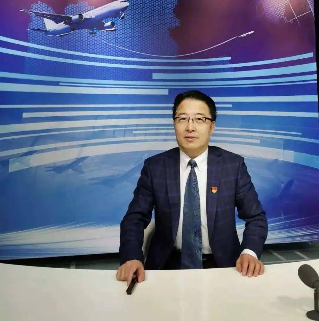 王宁(北京市大兴区第七中学校长)"看似寻常最奇崛,成如容易却艰辛.