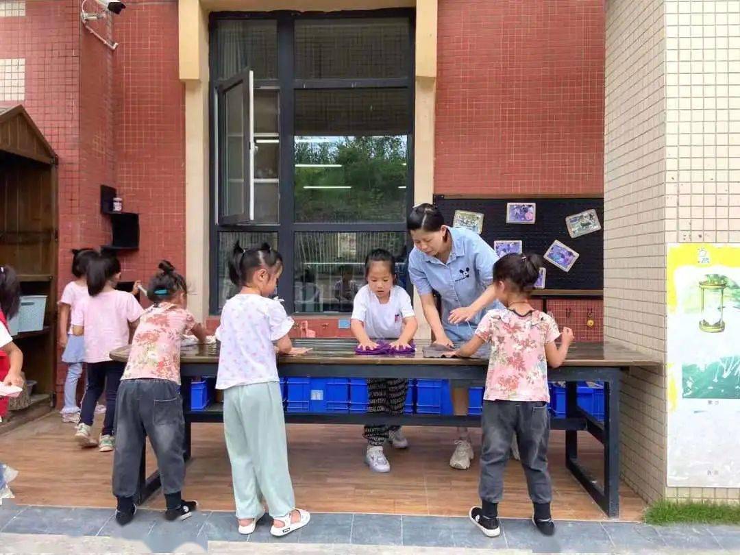 小汪|“学前教育砥砺十年” | 用心保育 满获幸福