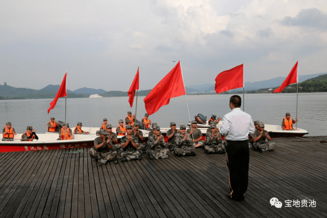 池州军分区在平天湖举行水上防汛演练