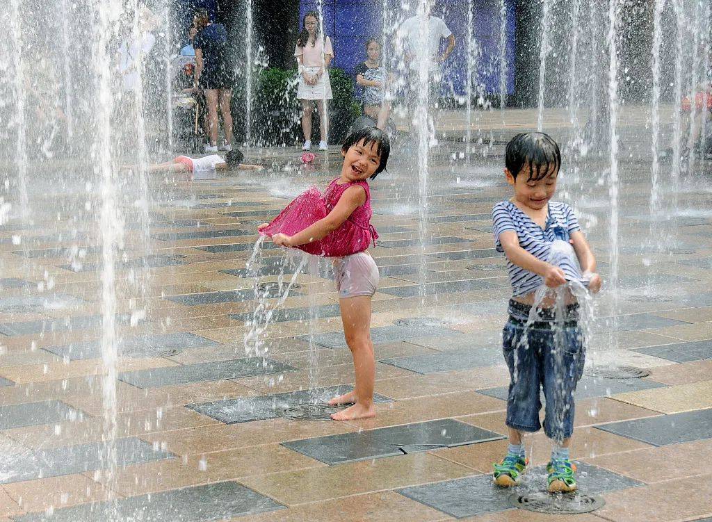 白居易|今日小暑｜倏忽温风至 心静自然凉