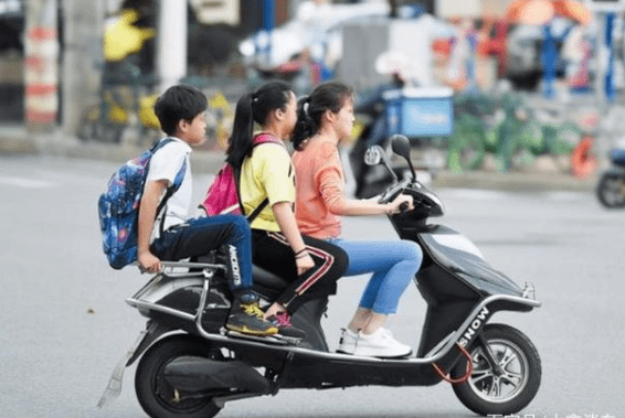 为什么要禁止超载 dfa2cb462ad544368c3270e8fc55b258.png