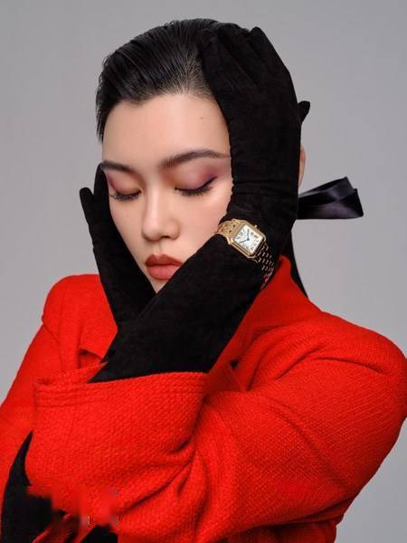 奚梦瑶|ELLE携手马伊琍、李现、奚梦瑶一同呈现卡地亚隽永风格