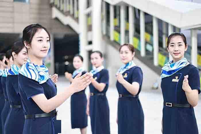 优雅长春客运段开展礼仪培训