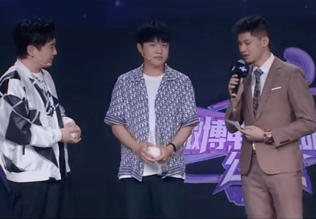 林度首次直播露脸曝光看到他站起来的身高后比九天狐高一头