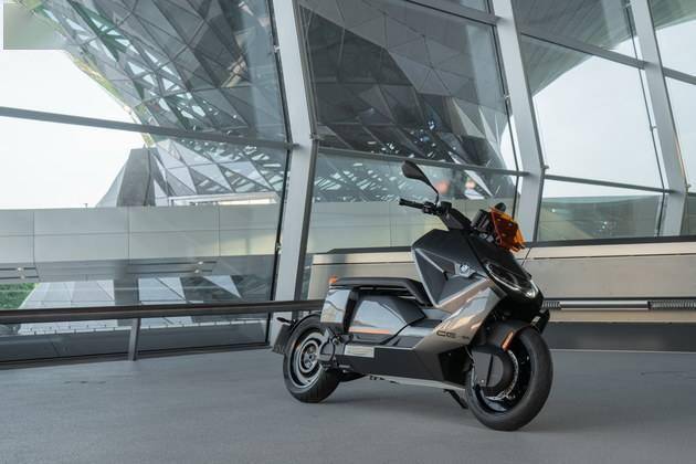 全新bmw Ce 04摩托车发布续航里程为130公里 骑士