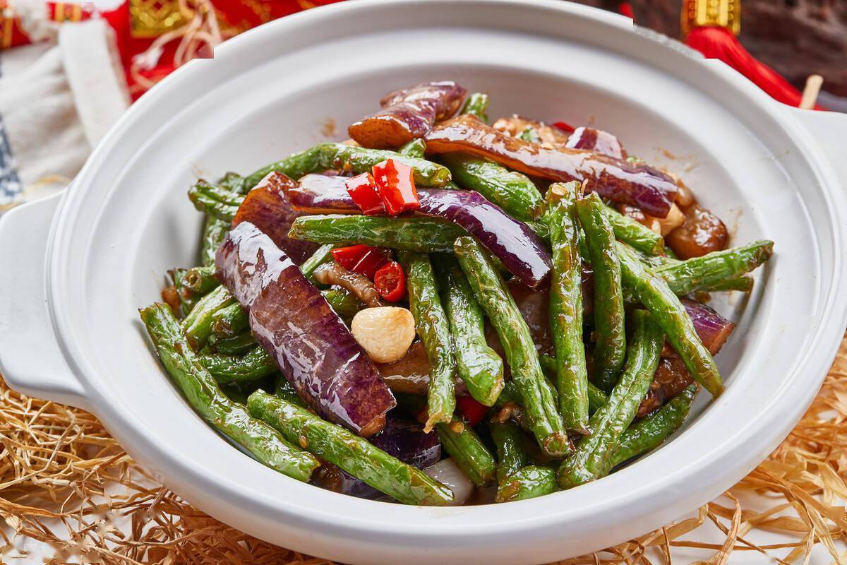 豆角和它是绝配简单一烧软糯鲜香拌饭比肉香连汤汁都不剩