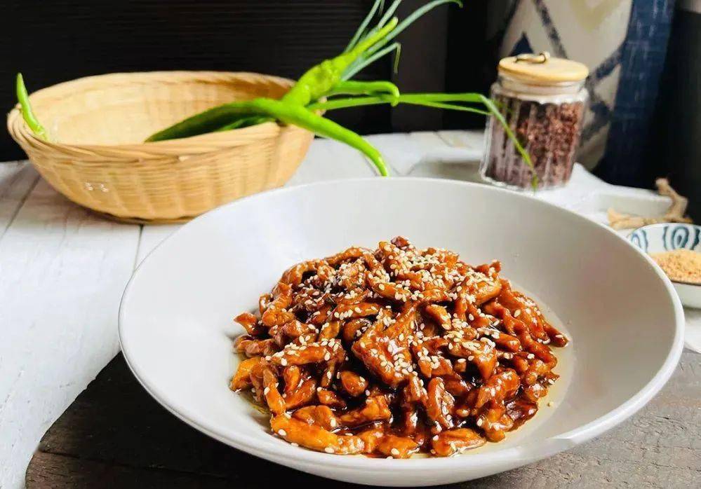 豆腐皮卷酱肉丝 16b071fb1e3a444ab8a4dc7d64efcbaf.jpeg
