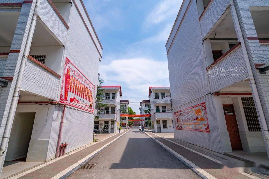 67航拍学校:东安县耀祥中学(照片 视频)跟14年前对比,看有什么变化