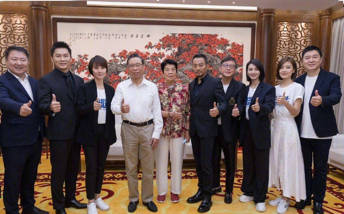 钟老|袁泉秒变迷妹！《中国医生》为何让钟南山泪洒现场