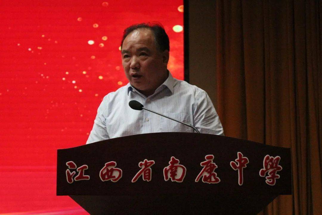 参加活动的相关领导和嘉宾有中共南康区委常委,宣传部长黄琨,中共南康