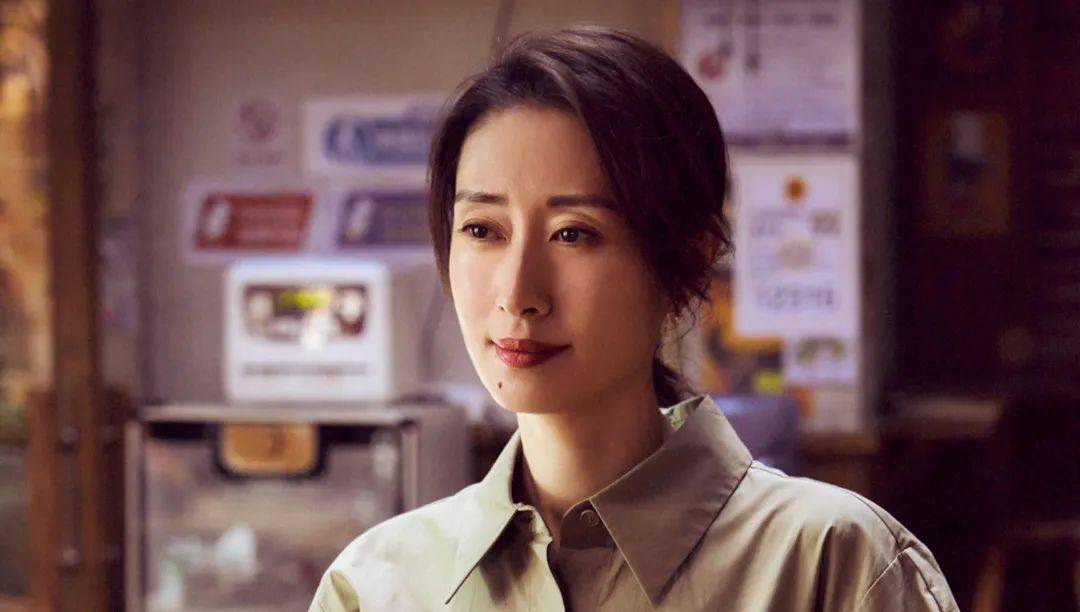 (张嘉益 饰)一家展开,讲述了在机缘巧合下,王大山和妻子罗晴(刘敏涛