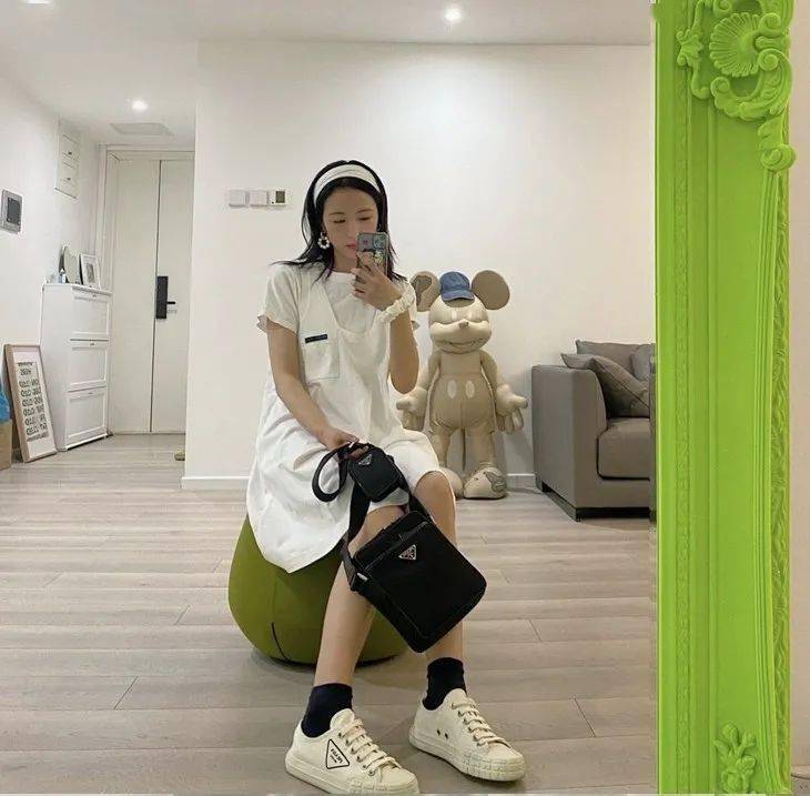 设计|时髦办 | 腰细、腿长和肩平,哪个穿吊带裙最重要?