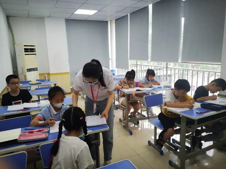 小学生暑假在家学习真实状态曝光!