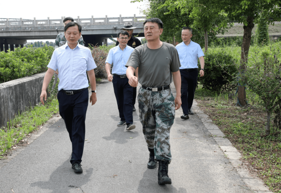 【落实"河长制,守好"责任河】区委常委,人武部部长李德华带队巡河