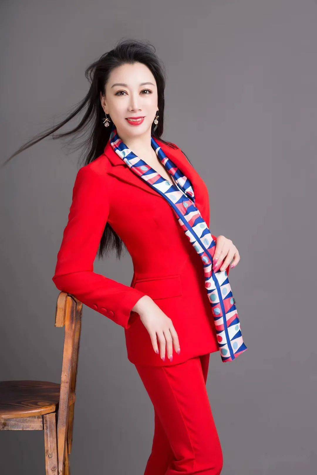 重磅来袭|南艺资深声乐教授来丹讲座,时间就在……_黄丽珠