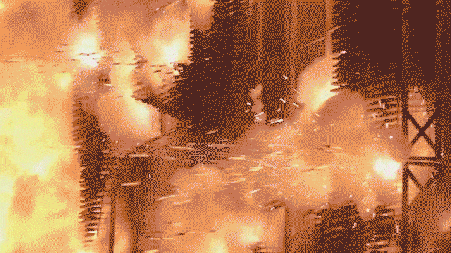 上海市奉贤区青村镇西街2弄1号居民楼三楼液化气钢瓶泄漏发生爆炸后