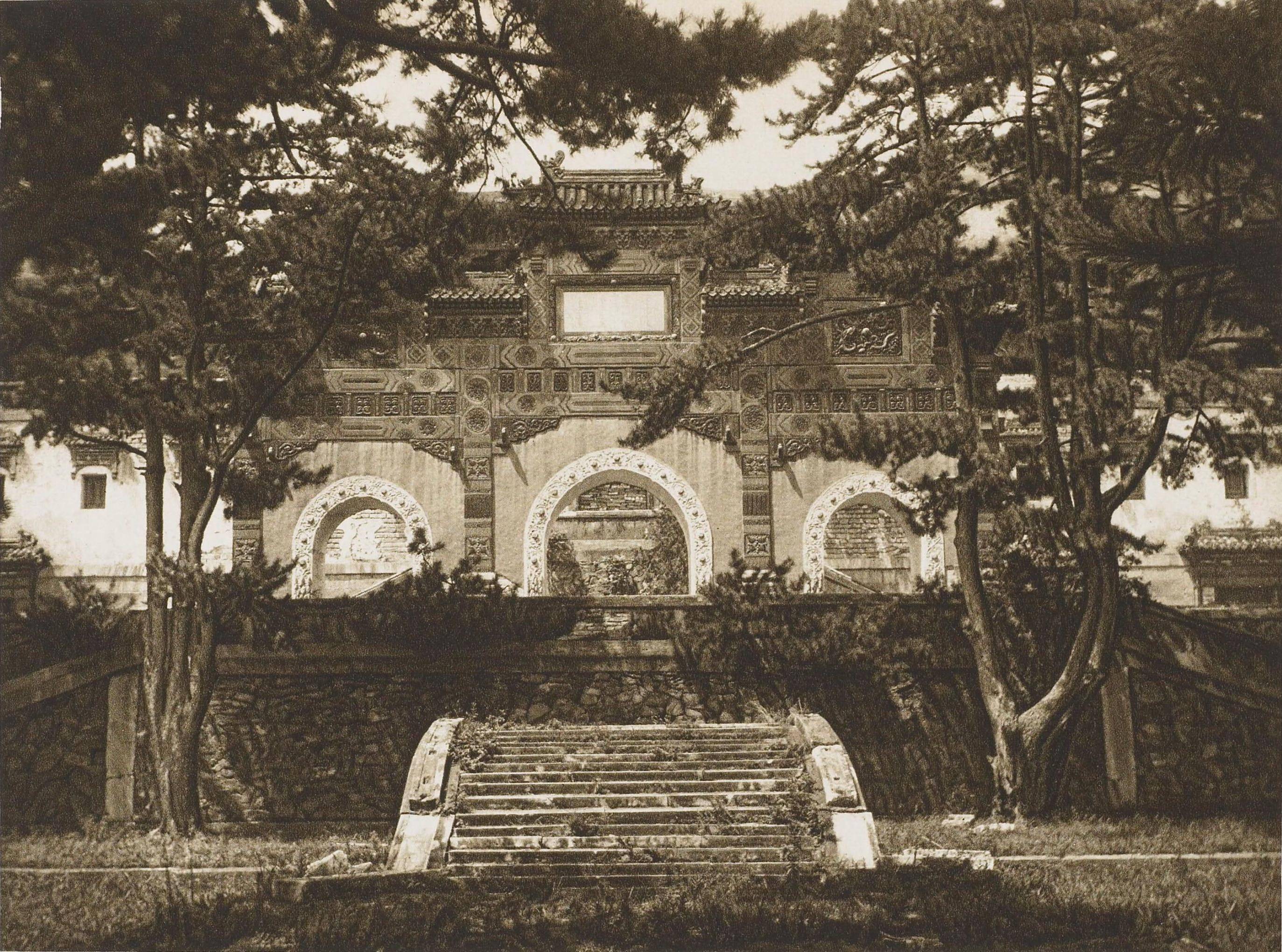 六,碧云寺23,位于北京西山的碧云寺(今香山公园北侧),下方的山谷中,被