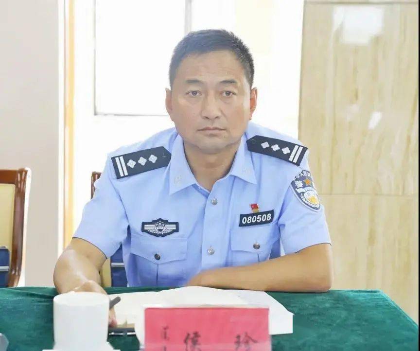 镶黄旗 太仆寺旗 正蓝旗 苏尼特右旗四地召开会议宣布人事任免职决定