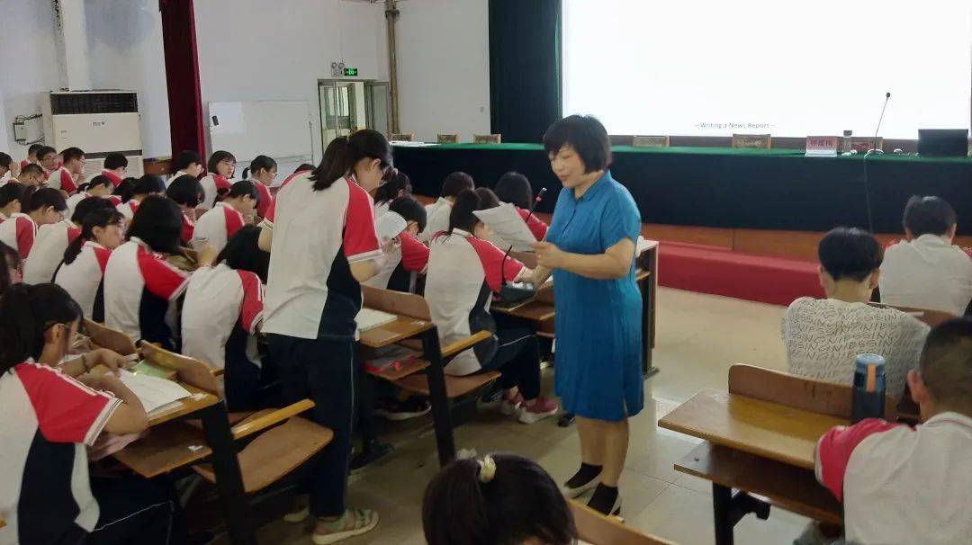隆尧一中举行南通专家英语写作专题报告