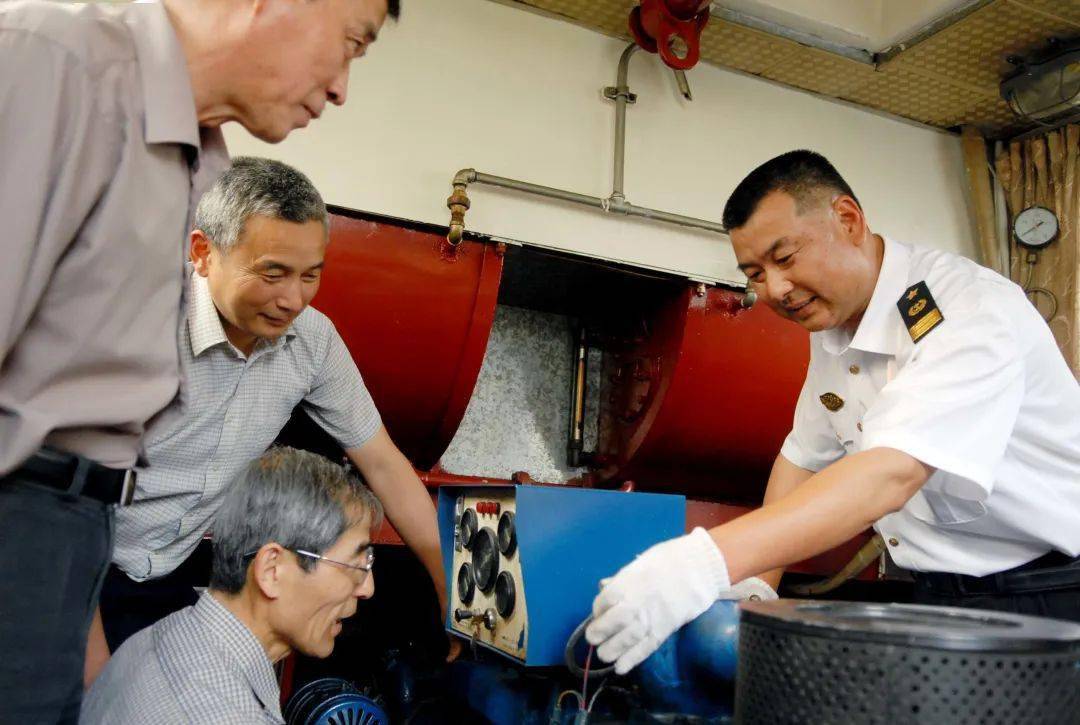 湖州市港航管理中心员工黄义成在浙江交通劳模工匠巡回宣讲会开讲