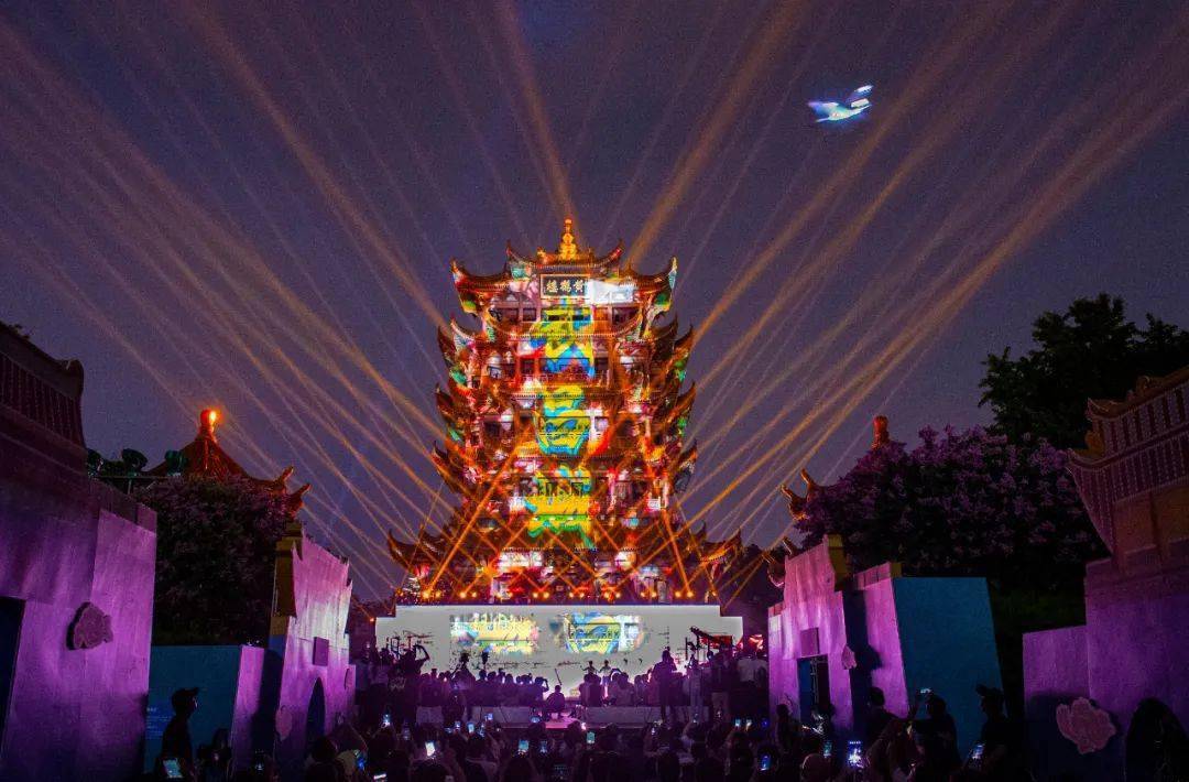 昨晚武汉这一幕幕刷屏了,央视直夸太惊艳!_黄鹤楼