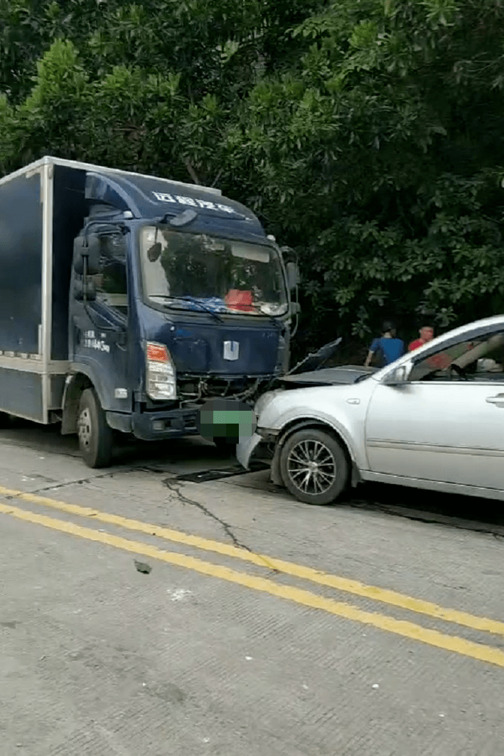 麻痺大意,車速過快,操作不當,沒有檢查車況,輪胎沒水降溫,這些都是