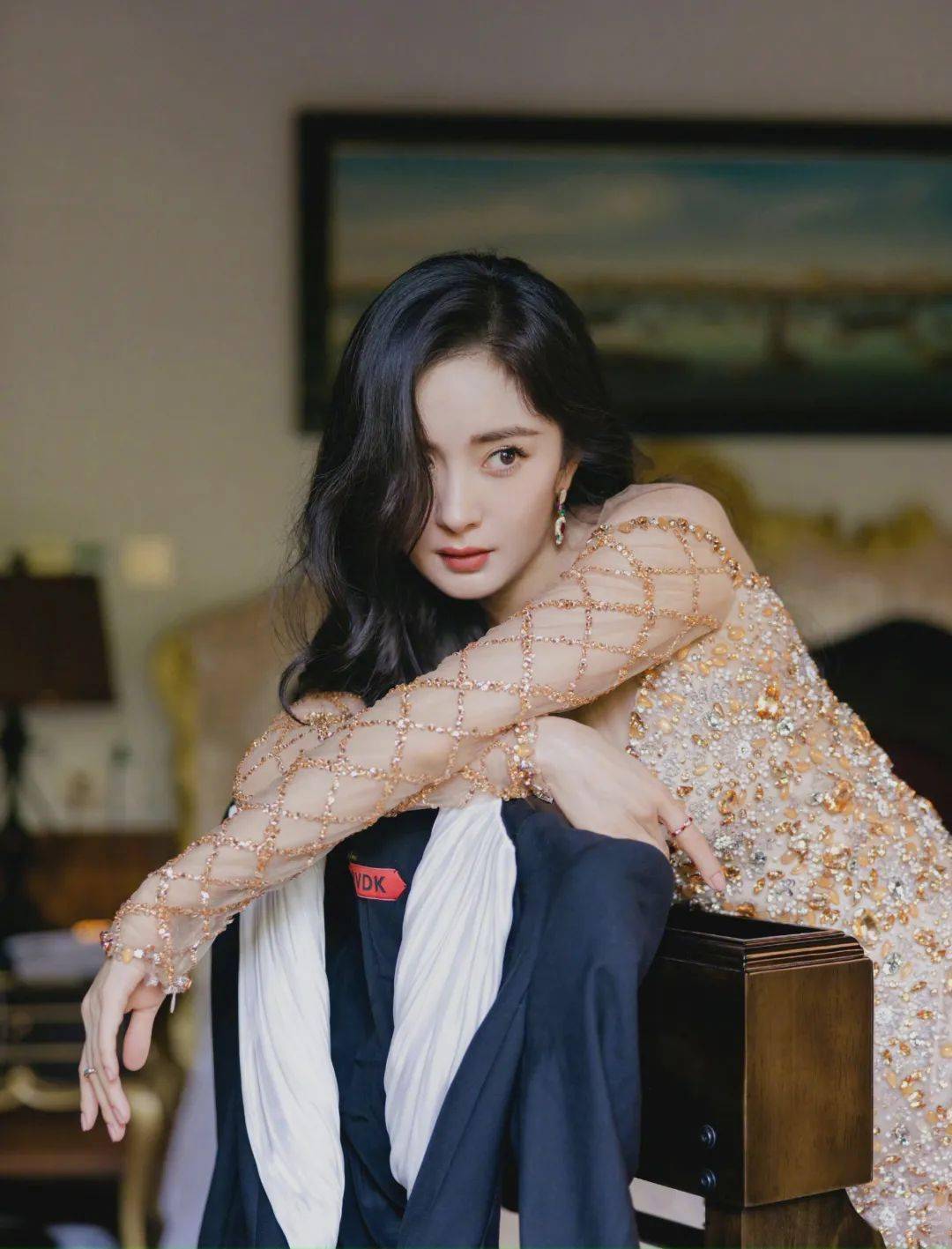 高定|快讯 | 王一博大片、杨幂美图、蔡徐坤舞台造型、李现写真