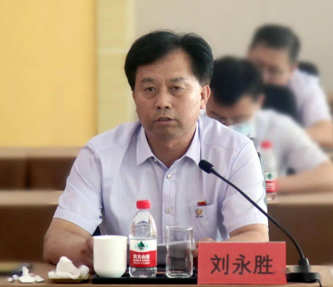 会上,招金集团党委副书记,总经理刘永胜作了上半年生产经营工作报告