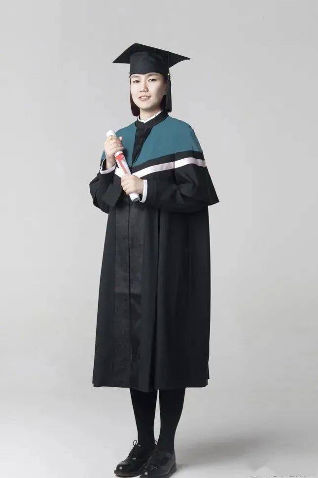 中央美院的学士服美上2亿热搜这是什么神仙毕业现场