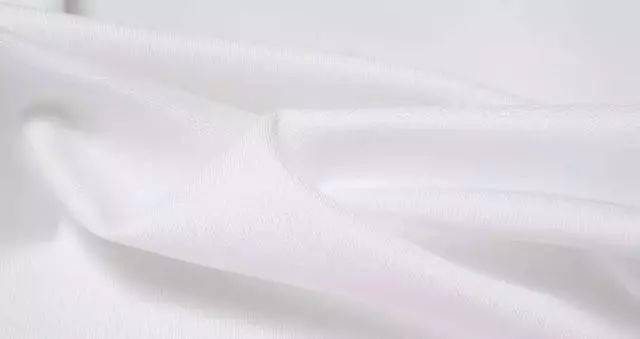 聚酯纤维100%的衣服夏天穿热不热 90d66aab9e4442388c3a78c2998c8b7f.jpeg