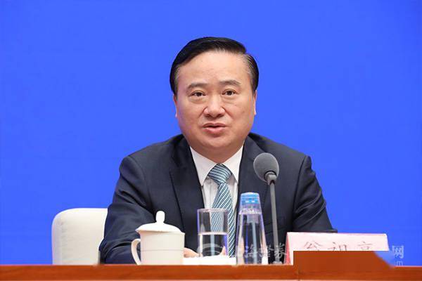 上海浦东新区区委书记翁祖亮:浦东要争取开展外国人才"一证通用"改革