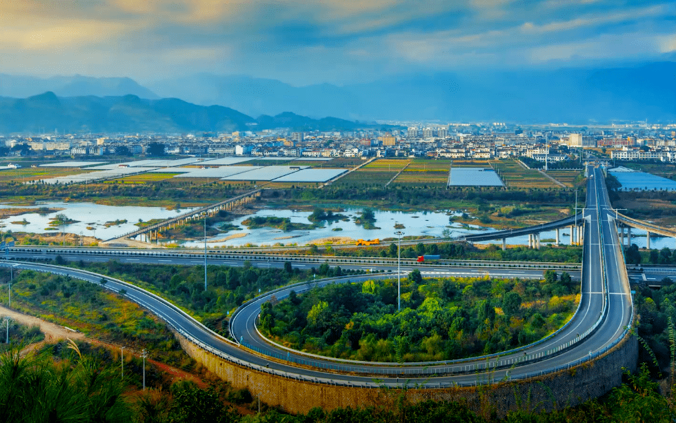 全力攻坚以经济开发区为突破口的民营经济高质量发展,以高铁新城为