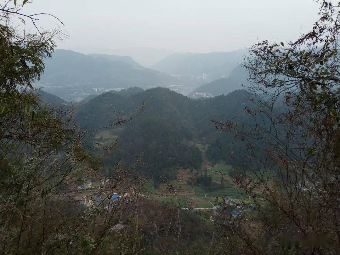 香炉山在哪个山上 3e1539c775f74a89a677dde72e3d67d6.jpeg