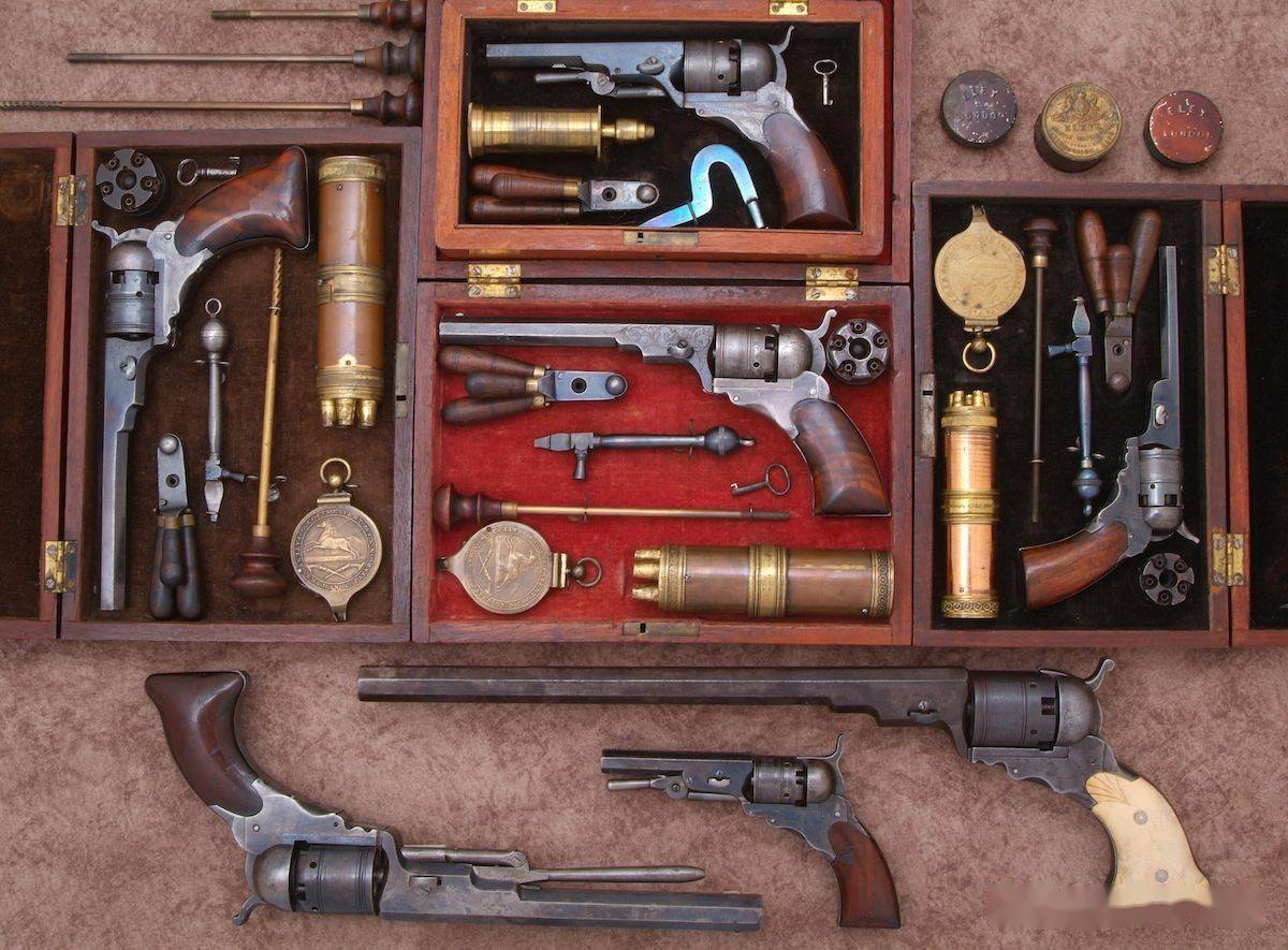 在19世纪30年代,转轮结构绝对是枪械技术的尖端前沿,当时无论步枪还是