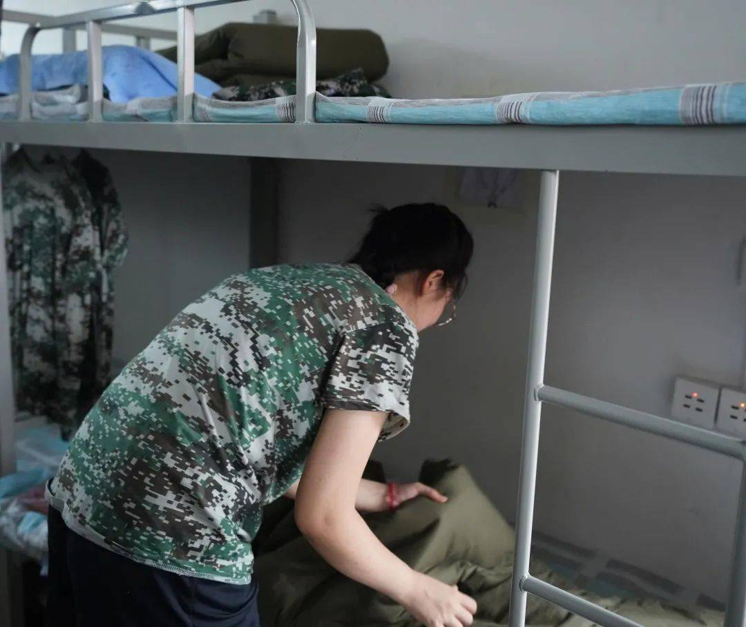 军训 内务整洁规范 养成良好习惯_宿舍