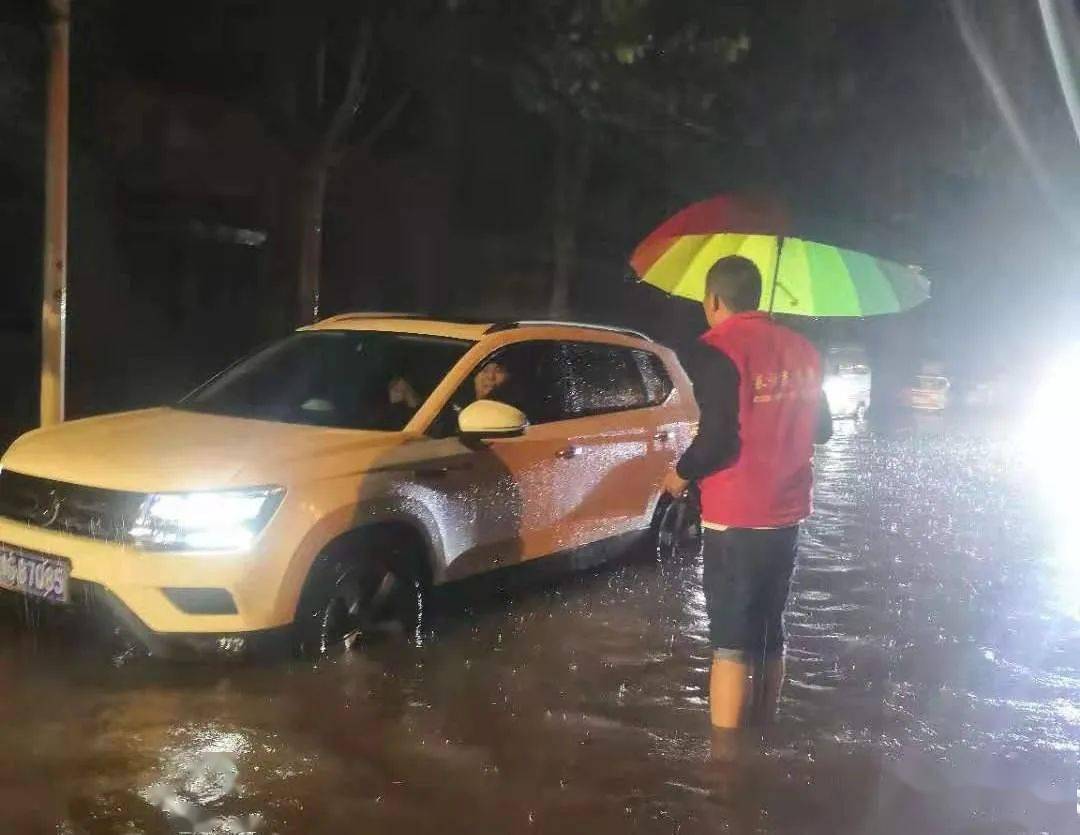 新乡长垣暴雨图片