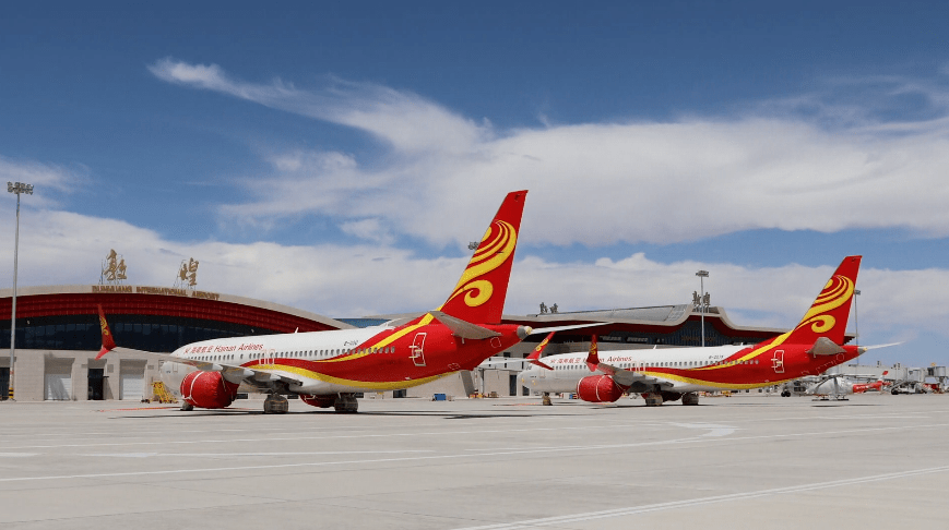 据了解,目前敦煌莫高国际机场执行22条航线,营运航空公司8家,通达北京