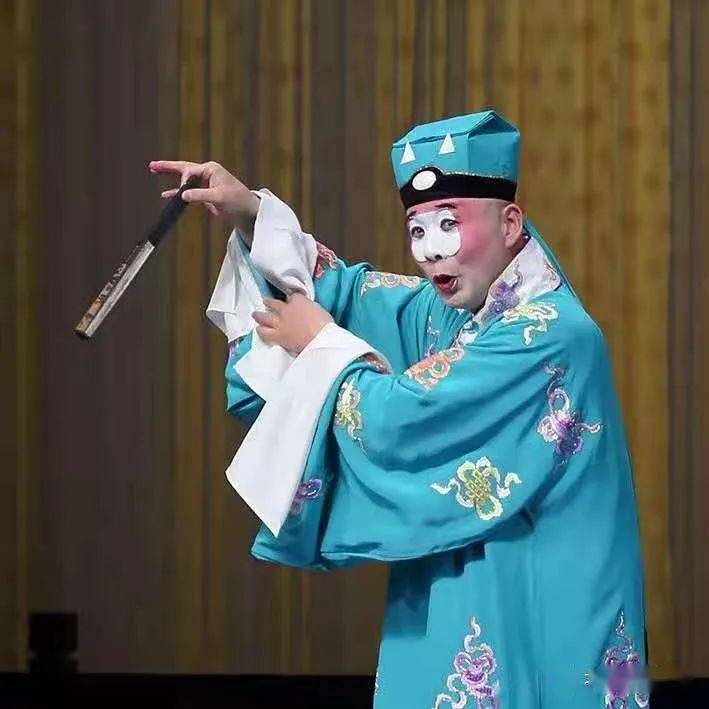 陈 嫒饰演阎婆惜邵海龙饰演张文远剧情:宋江未入梁山之前,任郓城县