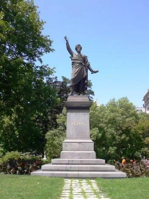 这首诗鲁迅引用后,在中国变得家喻户晓_裴多菲·山陀尔