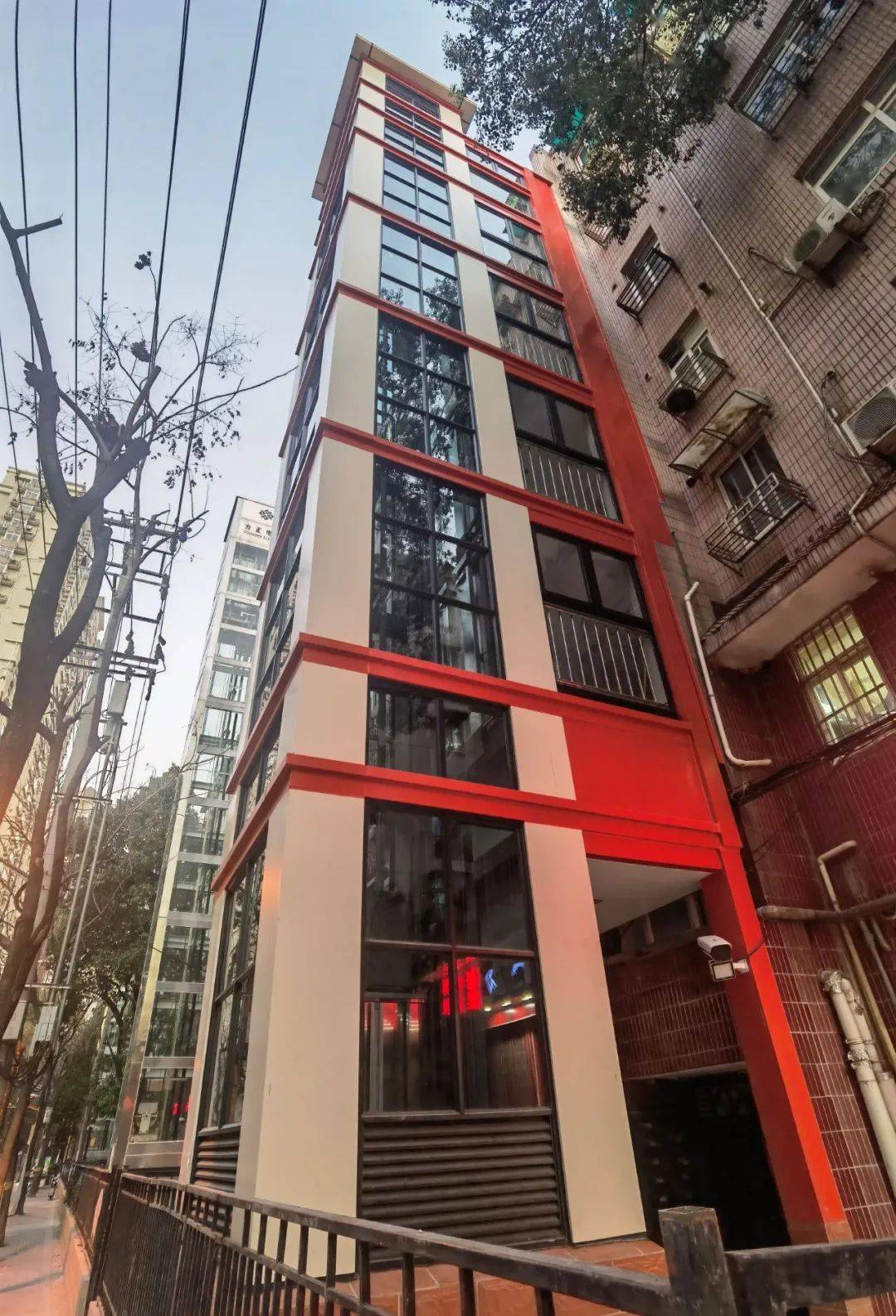 验收要求和维护保养要求等方面,为本市既有多层住宅加装电梯提出了