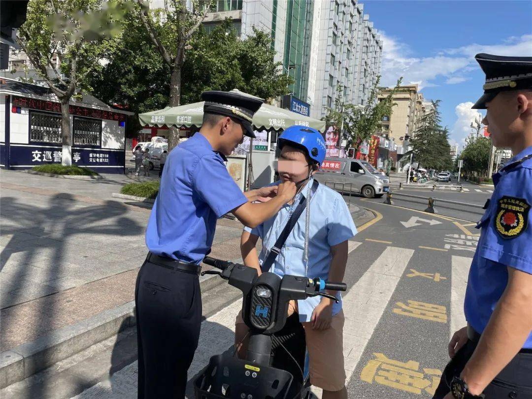 所有人 骑电动车要佩戴头盔,你做到了吗?