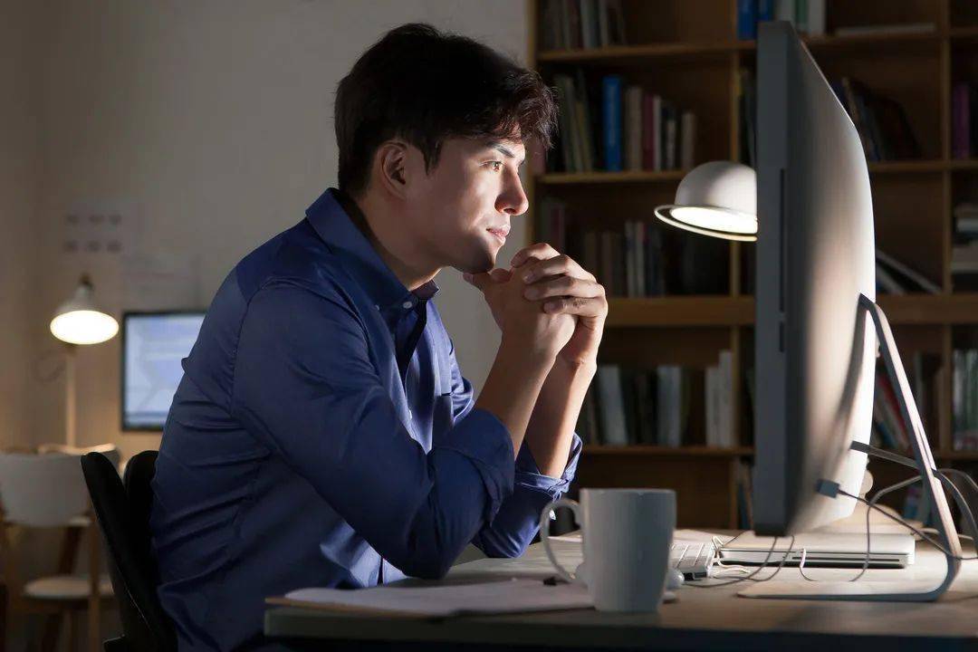 熬夜刷剧小心肝