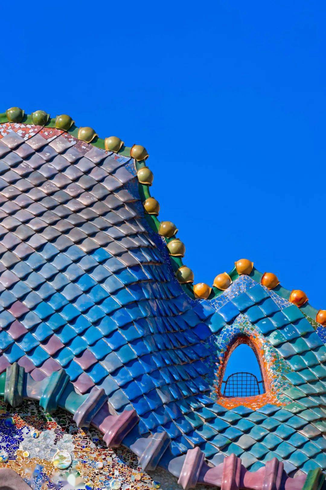 "过气网红"巴特罗公寓花2.4亿爆改!