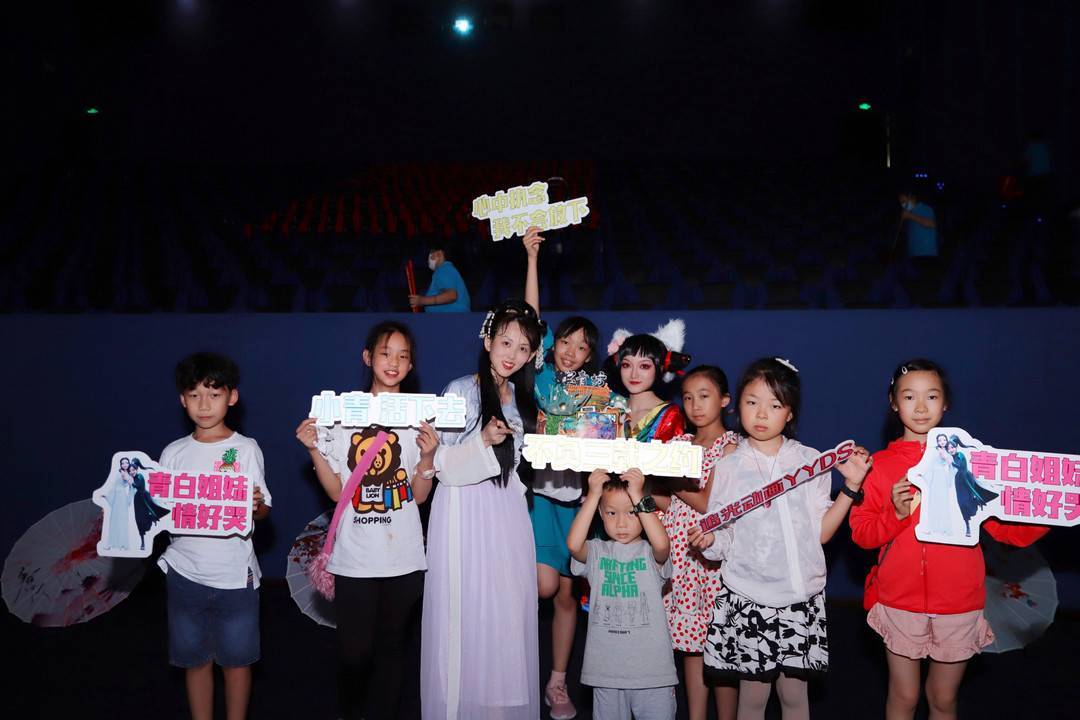 执念|“美强惨”的大女主小青,上映首日狂揽6000万票房