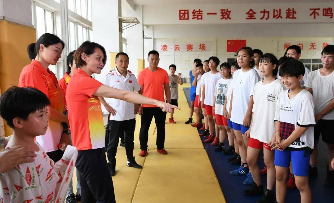 星能冠军助学项目走进朝阳多位奥运冠军与体校学生零距离接触